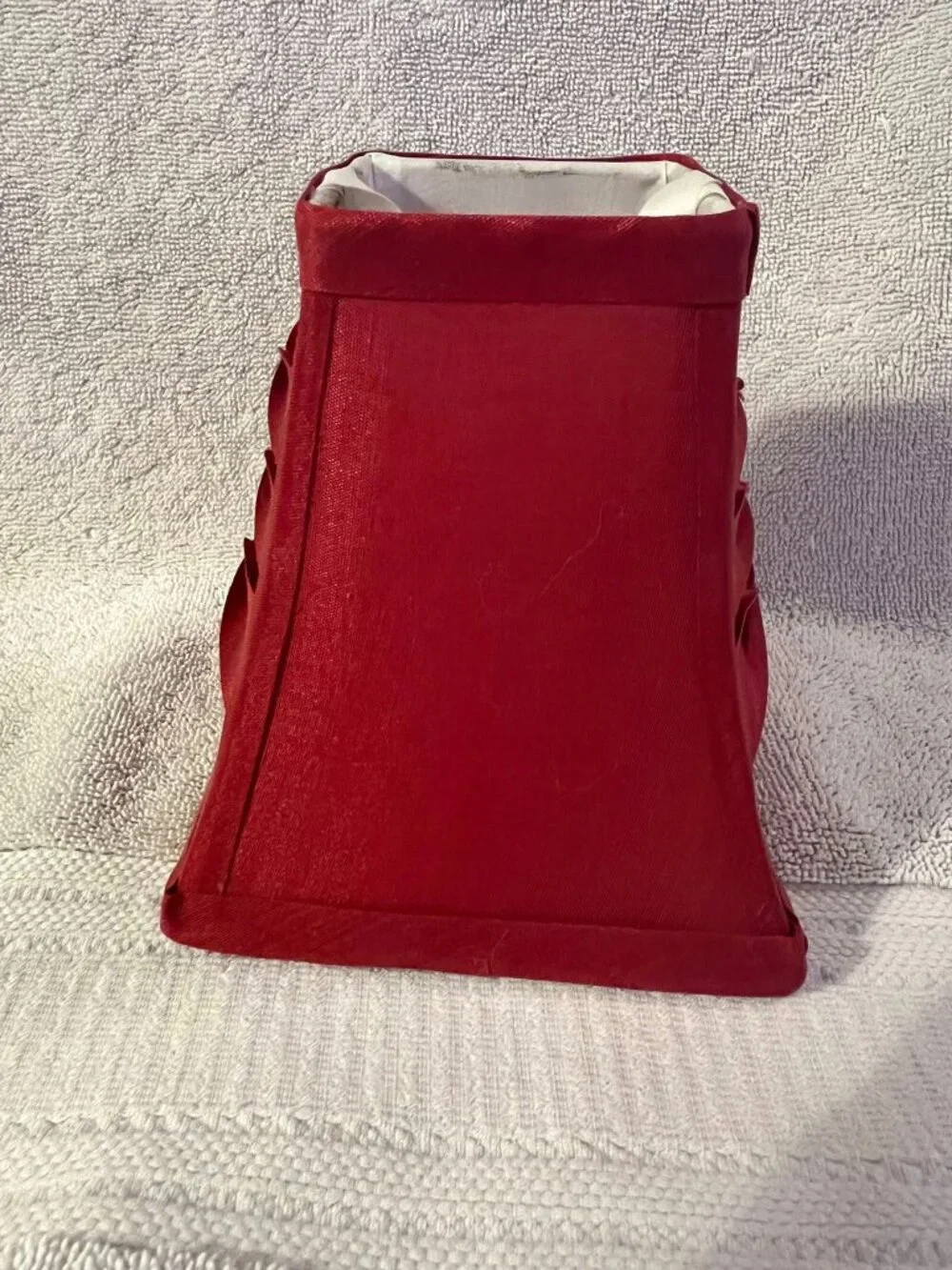 N/A ss3189	alt	small maroon